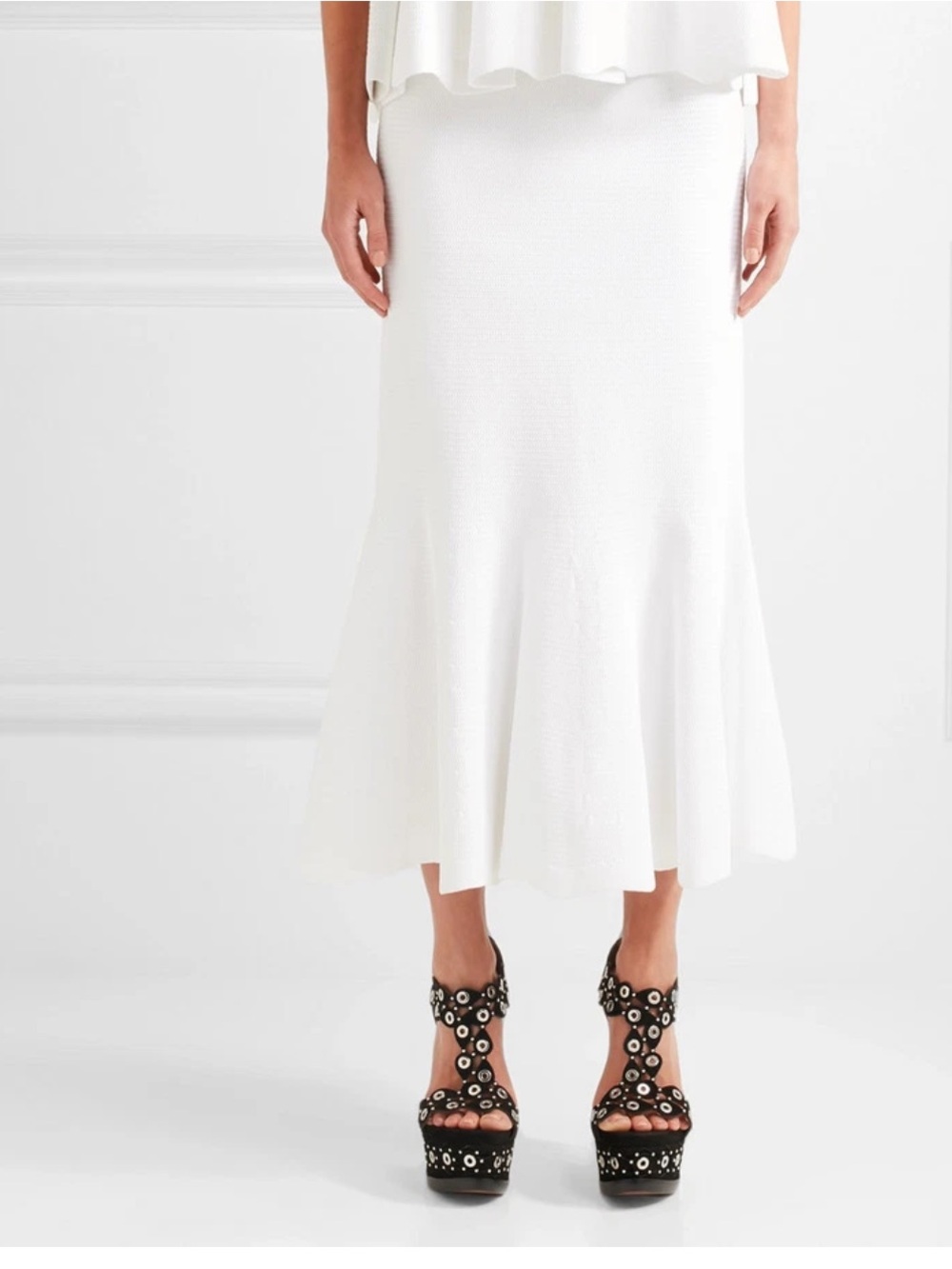 Alaia embellished laser size 9 Black and White Eyelet Platform T‑Strap Heels - Picture 10 of 10